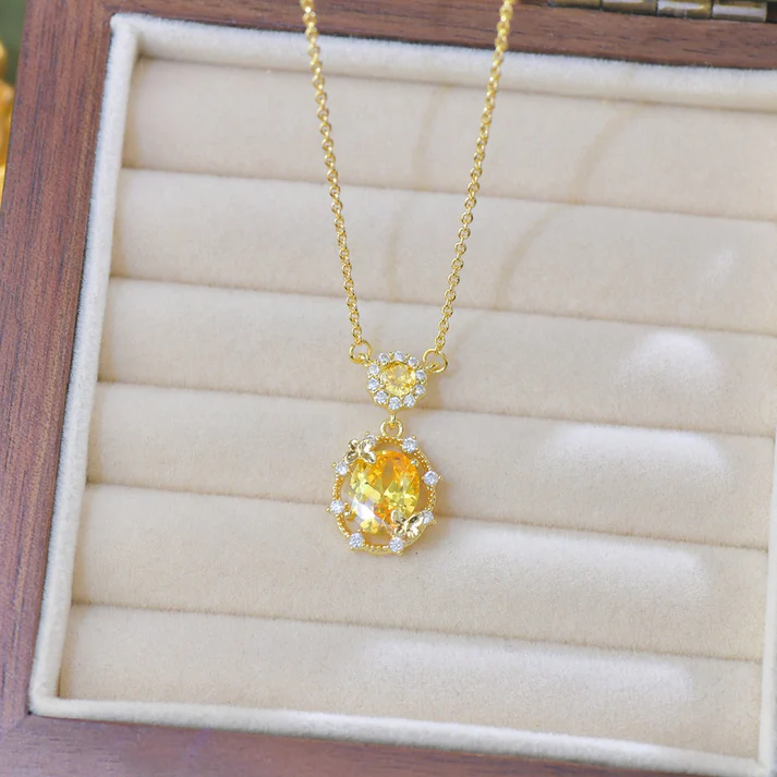sunshine-butterfly-necklace-gold-plated-abbott-atelier-4012351