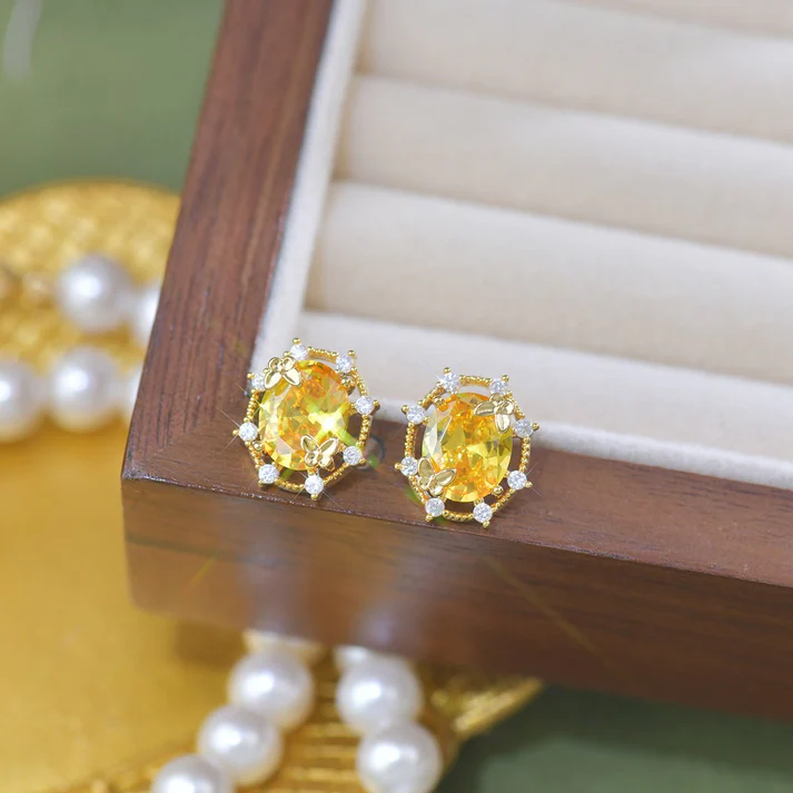 sunshine-butterfly-stud-earrings-gold-plated-abbott-atelier-5115519